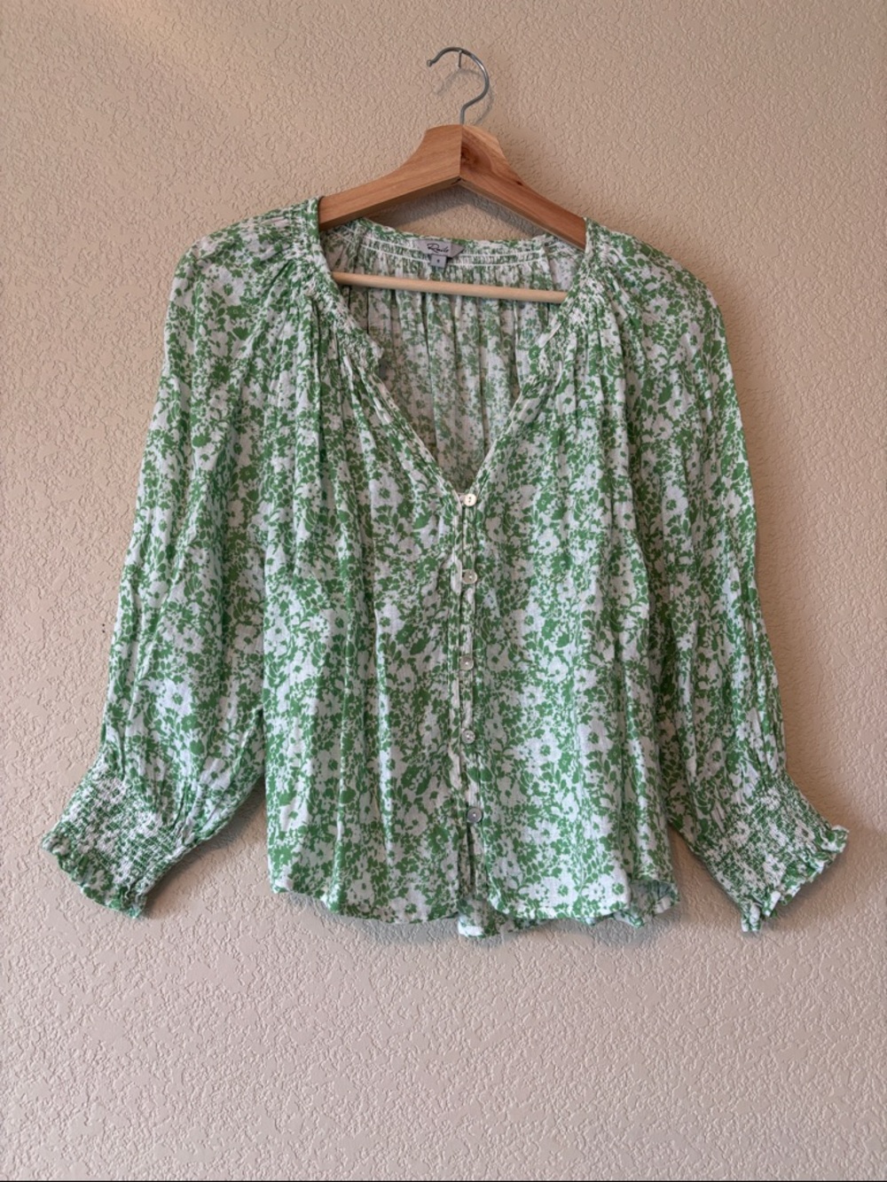 Rails Mariah Button-Front Floral Lightweight Top in Green Texture - Picture 2 of 3